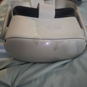 Standalone White VR Headset - Brand Not Visible